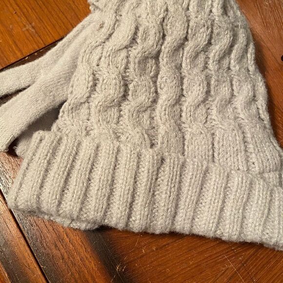 NWT Time and Tru Cable Knit Beanie & Gloves with Pearls - Picture 2 of 5